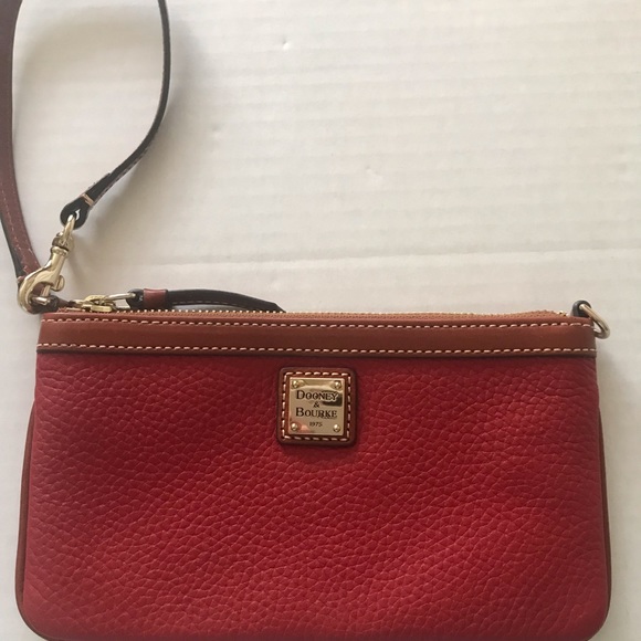 ❤️Dooney Bourke red pebble leather wristlet ❤️ - Picture 3 of 7